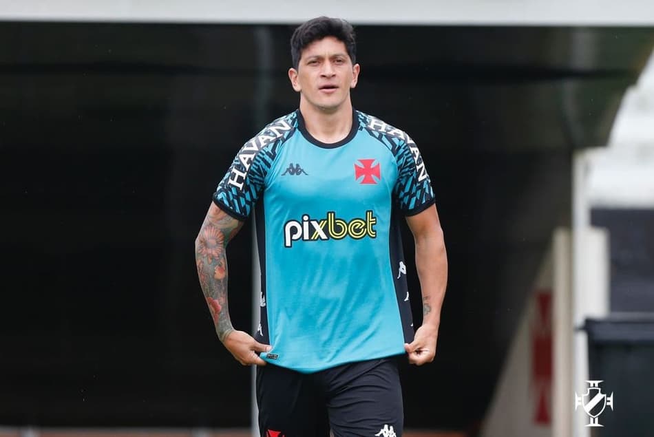 Torcedores do Vasco se irritam na web com possível acerto de Cano com o Fluminense