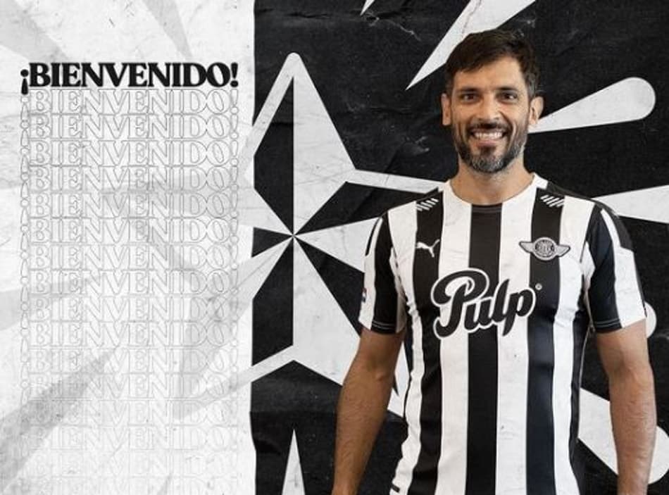 Lenda sul-americana explica transferência recheada de polêmica