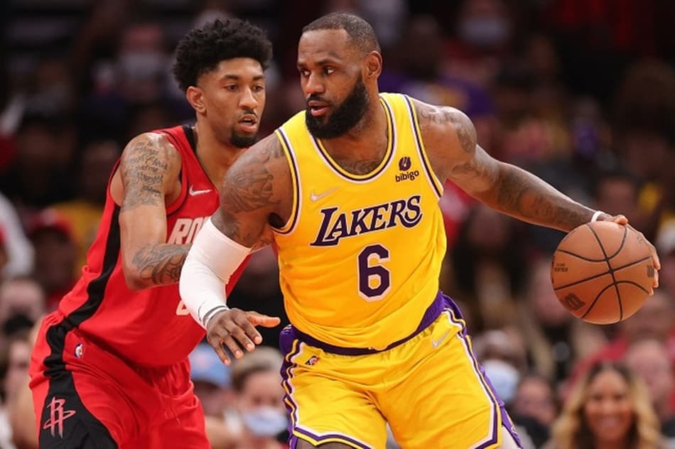 De pivô, LeBron James alcança 36 mil pontos na carreira