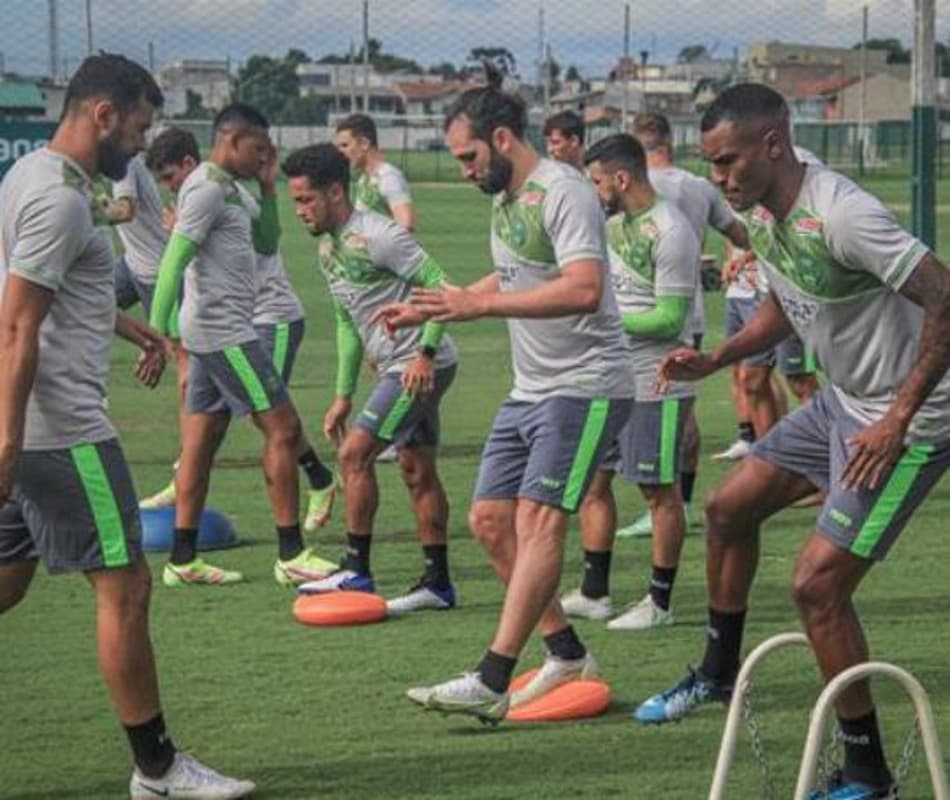 Elenco do Coritiba se apresenta e abre a pré-temporada