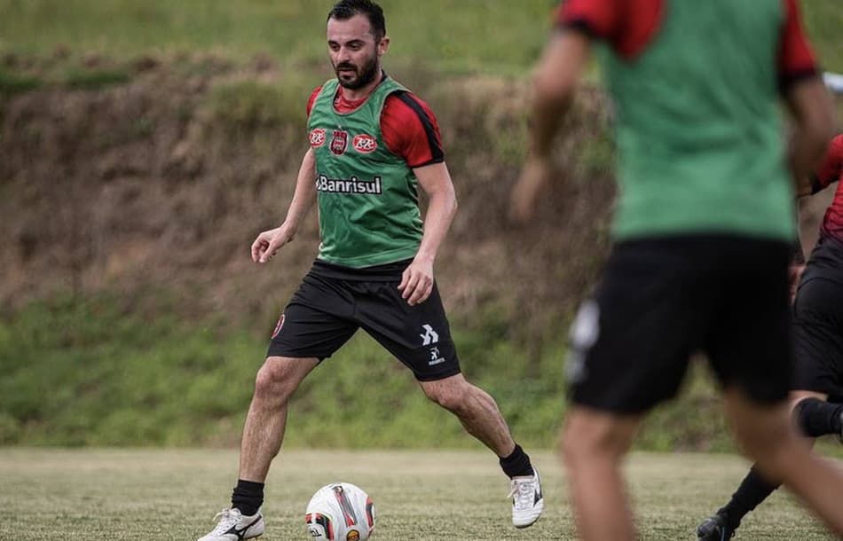Agora no Brasil de Pelotas, Juliano espera grande ano no clube gaúcho