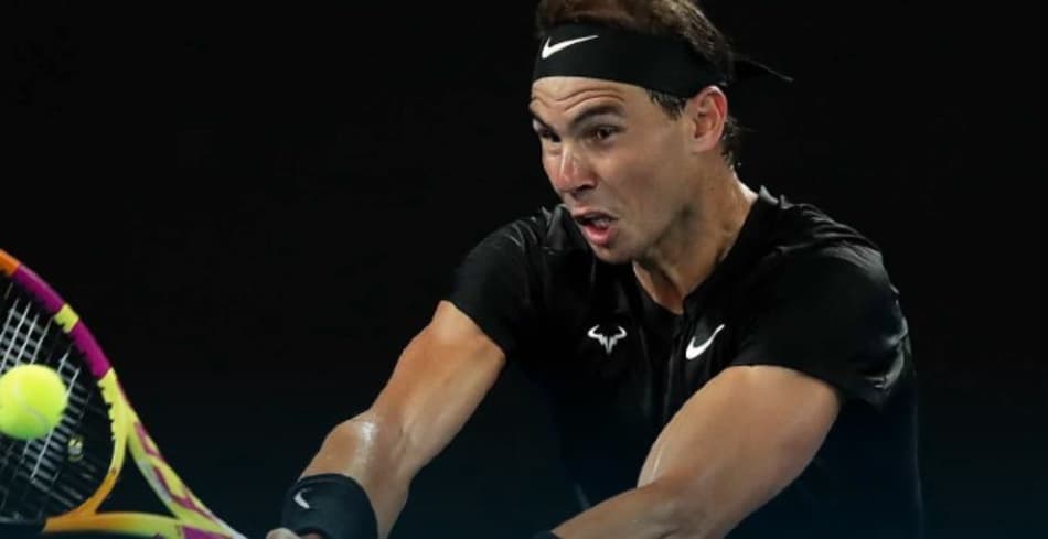 Nadal vai à semi em Melbourne sem jogar