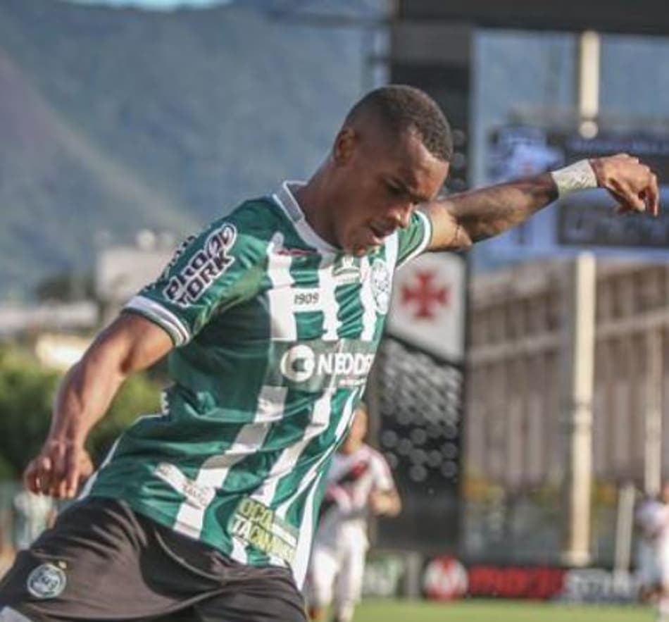 Matheus Alexandre se reapresenta no Coritiba