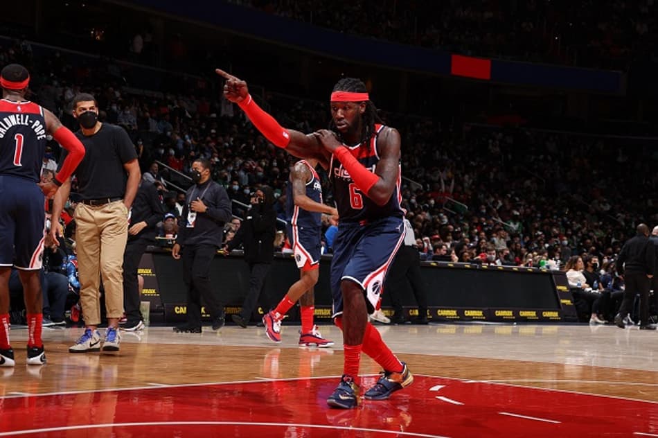 Harrell e Caldwell-Pope brigaram no vestiario do Wizards