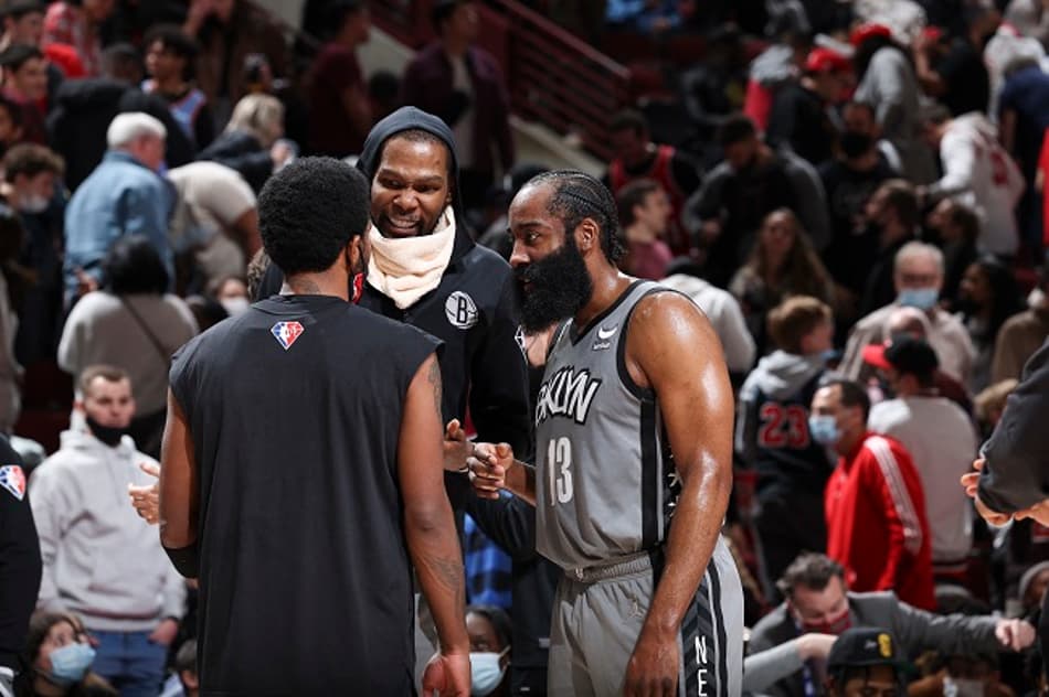 Durant e Harden lideram e Nets atropela Bulls