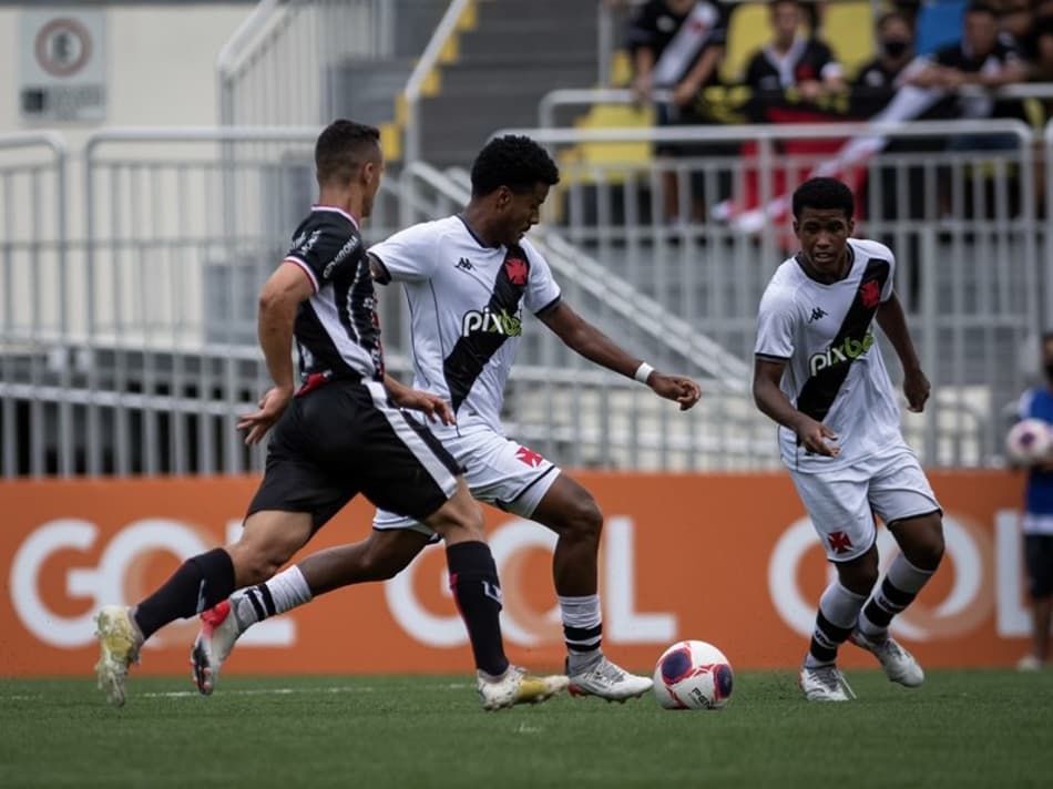 Vasco goleia o Joinville e avança à terceira fase da Copa São Paulo