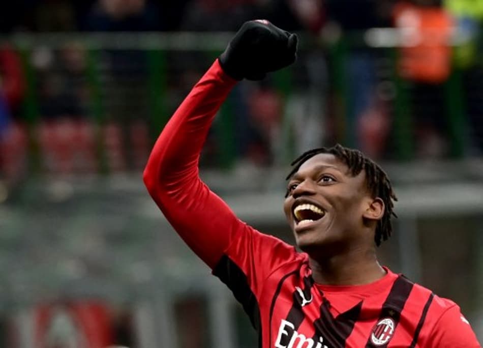 Na prorrogação, Milan vence Genoa e se classifica às quartas de final da Copa da Itália