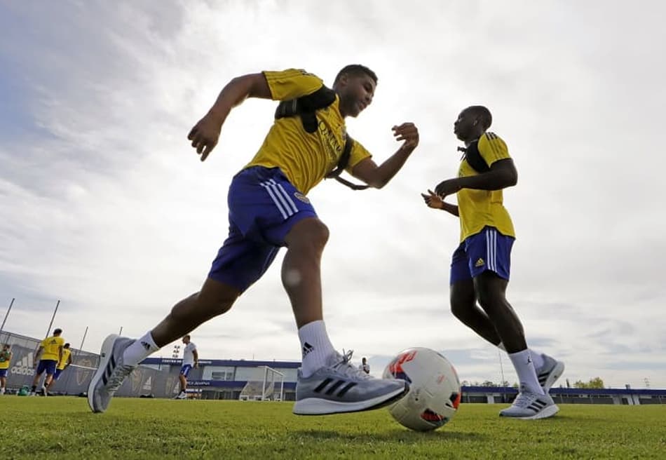 Após surto de Covid-19, Boca Juniors tem elenco quase completo