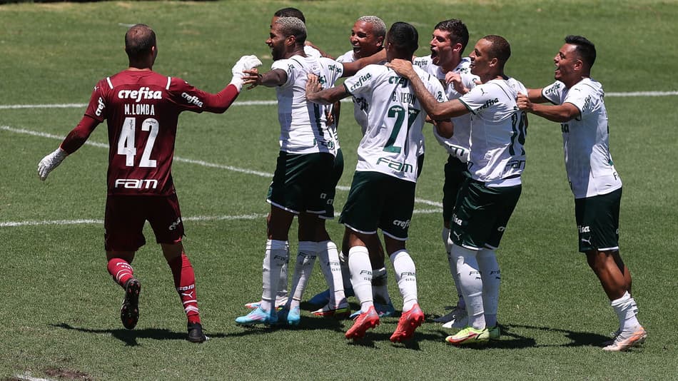 De olho no Mundial, Palmeiras faz coletivo em ritmo de jogo-treino, com direito a decisão nos pênaltis