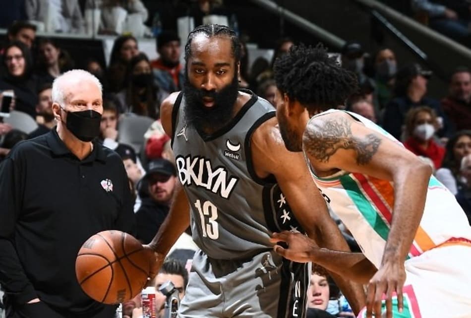 Segundo jornalista, James Harden está frustrado no Nets
