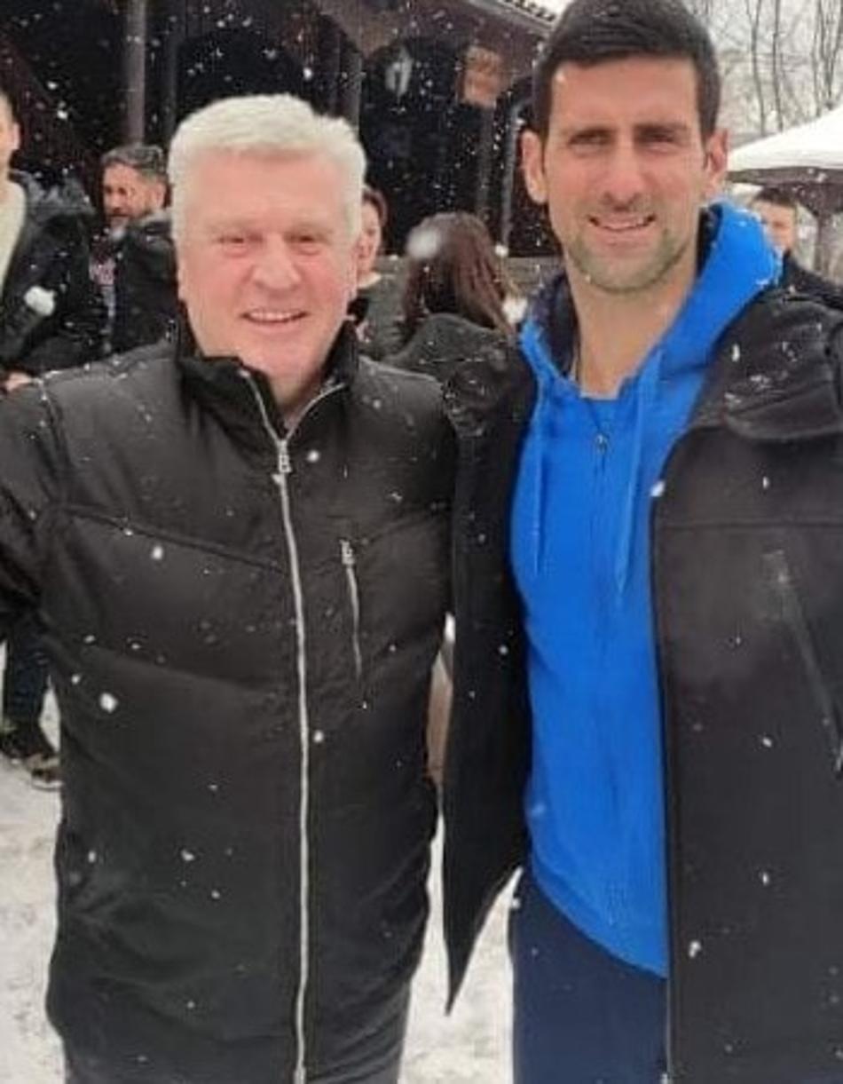 Djokovic faz visita a cidade de Montenegro