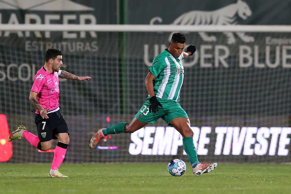 Titular do Rio Ave, Aderllan quer crescimento da equipe na época