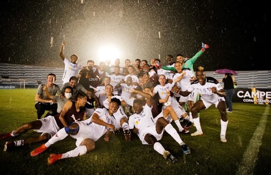 Com reclamação contra a arbitragem, LDU vence a Copa de Campeões