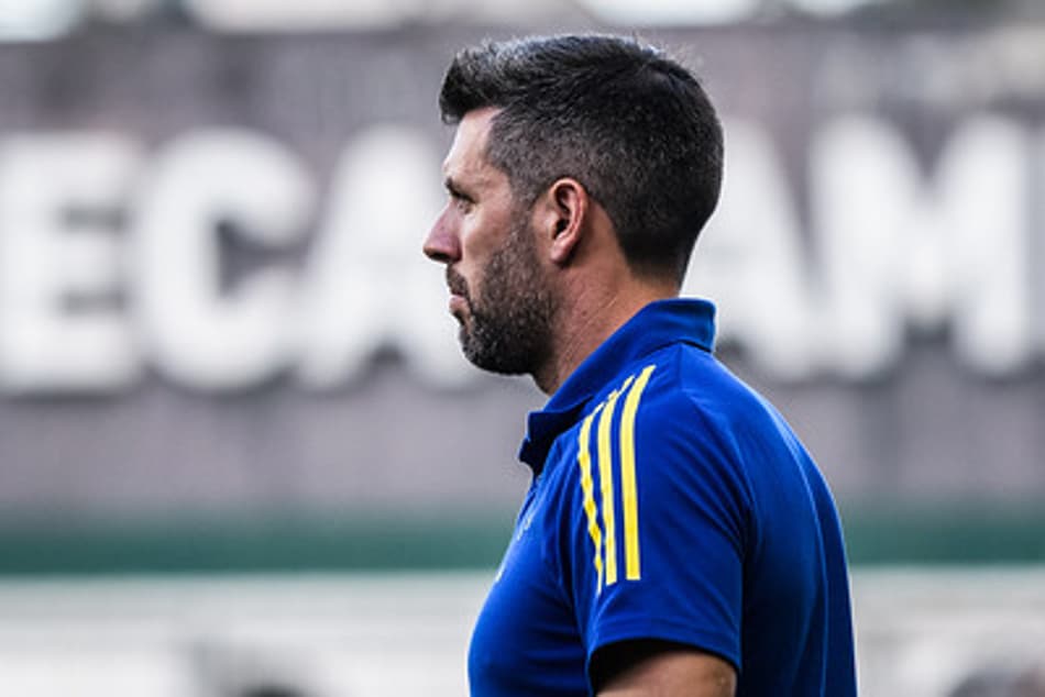Técnico do Cruzeiro destaca presença de Ronaldo no Independência: ‘É sempre bom o apoio dele’