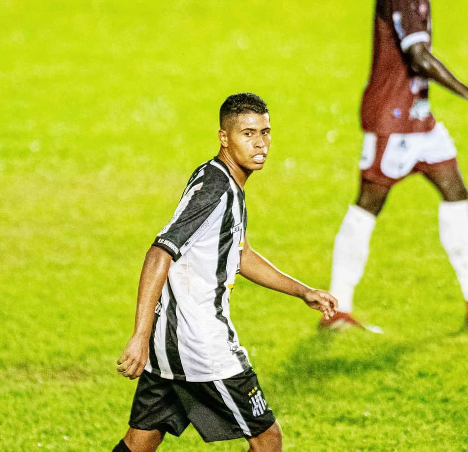 Após estreia, Filipe Carvalho mira primeira vitória pelo Democrata no Campeonato Mineiro