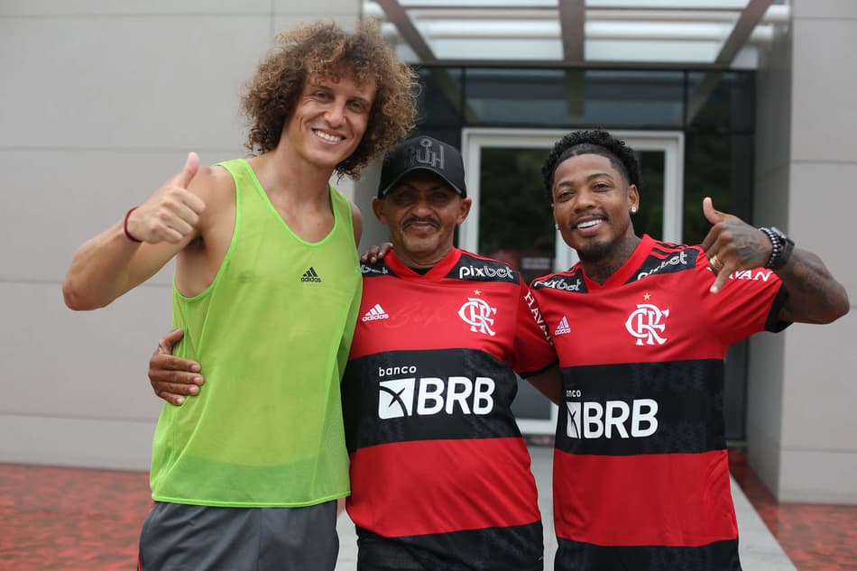 VÍDEO: veja os bastidores da apresentação de Marinho no Flamengo