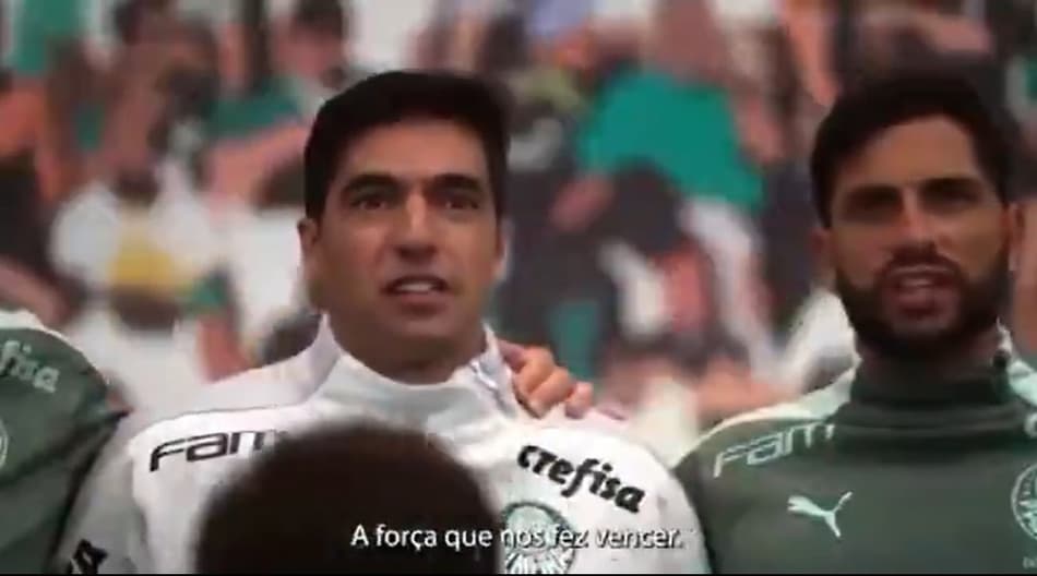 Vídeo em que Abel e funcionários do Palmeiras cantam antes do Mundial vaza e gera brincadeiras na internet; assista!