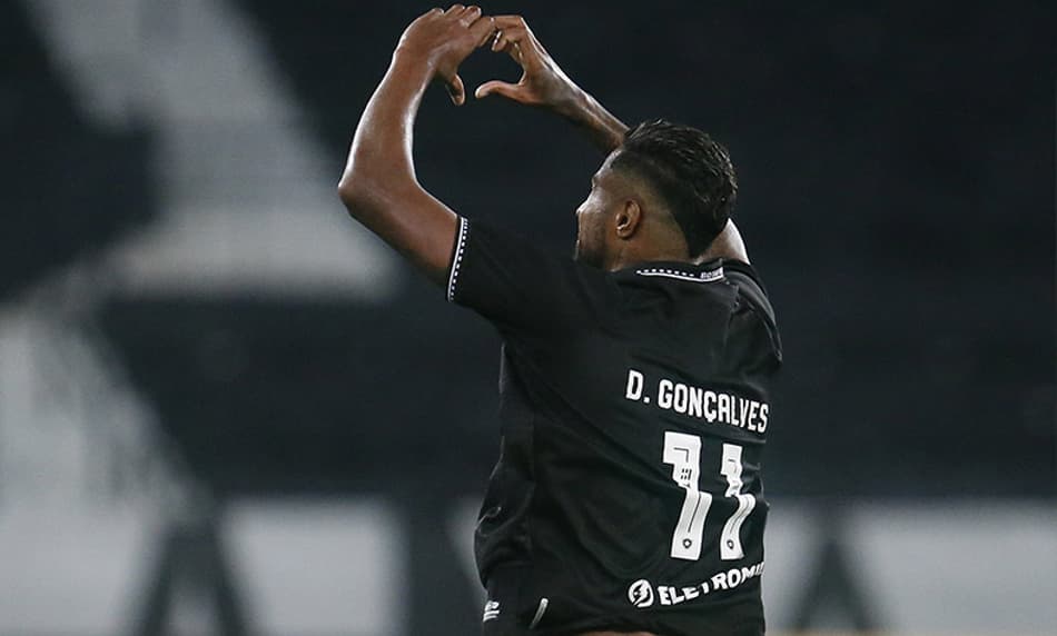 ATUAÇÕES: Diego Gonçalves, Matheus Nascimento e Raí brilham na vitória do Botafogo sobre o Madureira