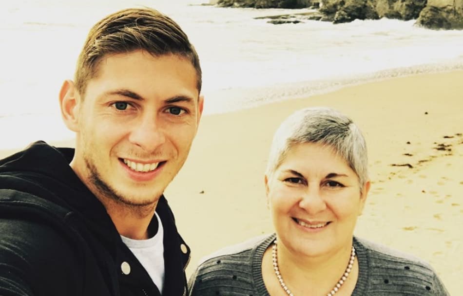 Mãe de Emiliano Sala pede justiça pela morte do atleta