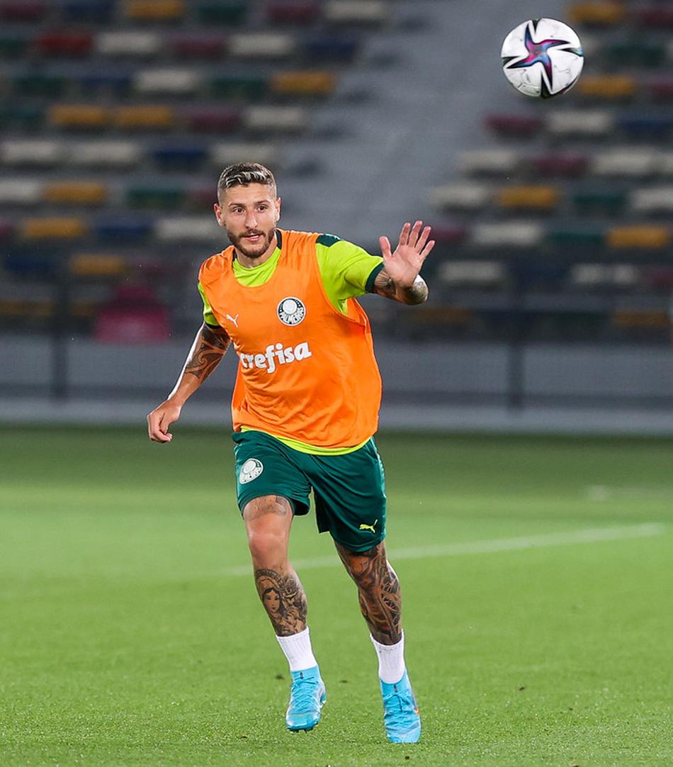 Vídeo: Zé Rafael revela dificuldades do elenco do Palmeiras em adaptação em Abu Dhabi