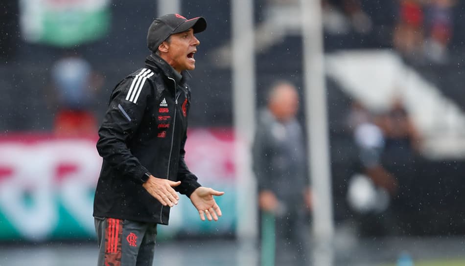 Paulo Sousa vê tempos distintos do Flamengo em derrota: ‘Segunda parte com menos intensidade e qualidade’
