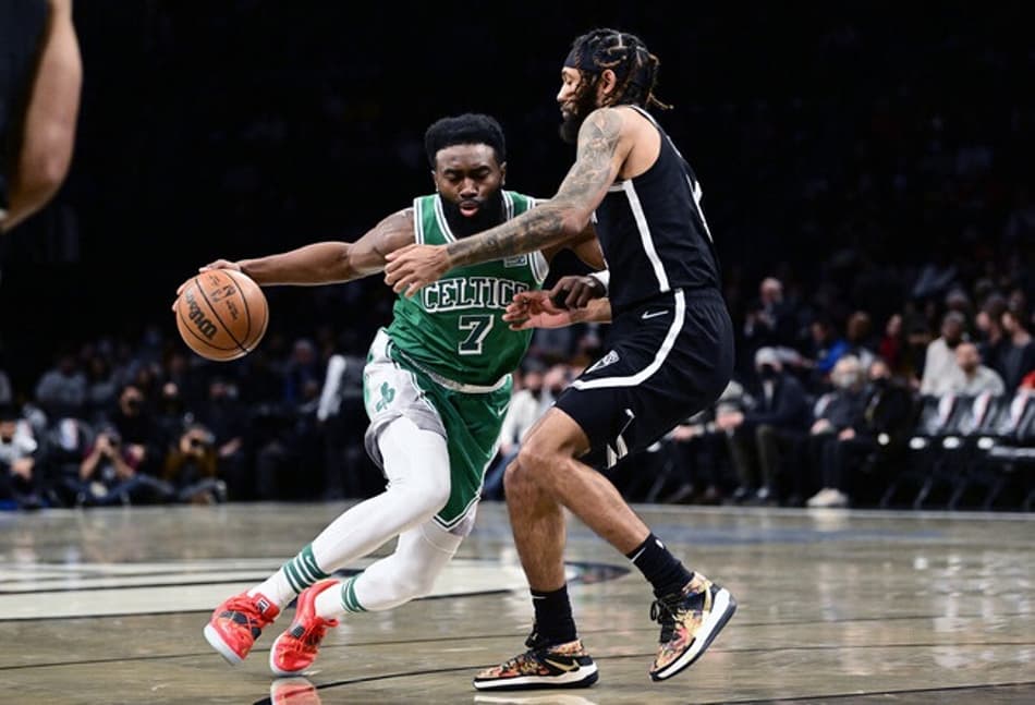 Celtics atropela e impõe nona derrota consecutiva ao Nets