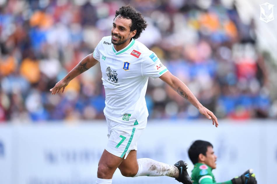 Diogo marca duas vezes e BG Pathum avança na Copa da Liga Tailandesa
