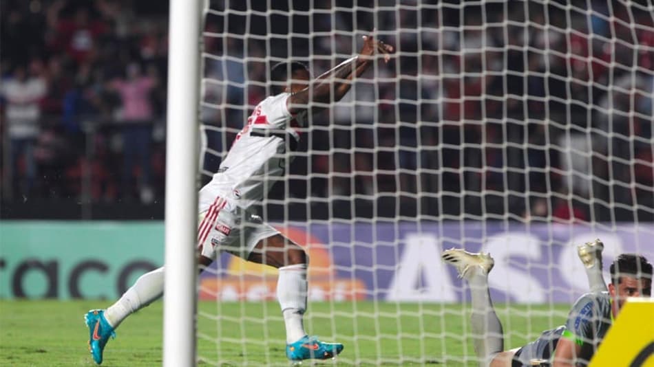 Marquinhos comemora primeiro gol no Morumbi e avalia vitória do São Paulo
