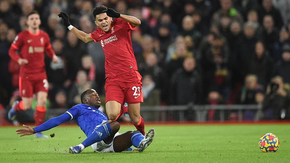 Diogo Jota faz dois, e Liverpool vence o Leicester pela Premier League