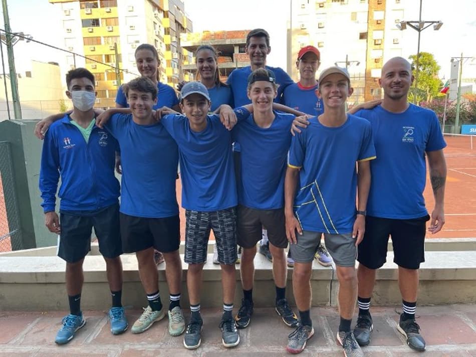 Atletas do Instituto Icaro, de Curitiba (PR), disputam o Brasil Juniors Cup
