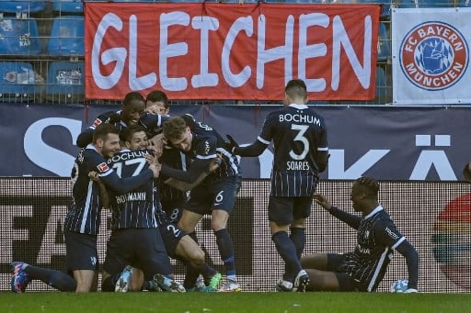 Lewandowski marca dois, mas Bochum surpreende e vence o Bayern