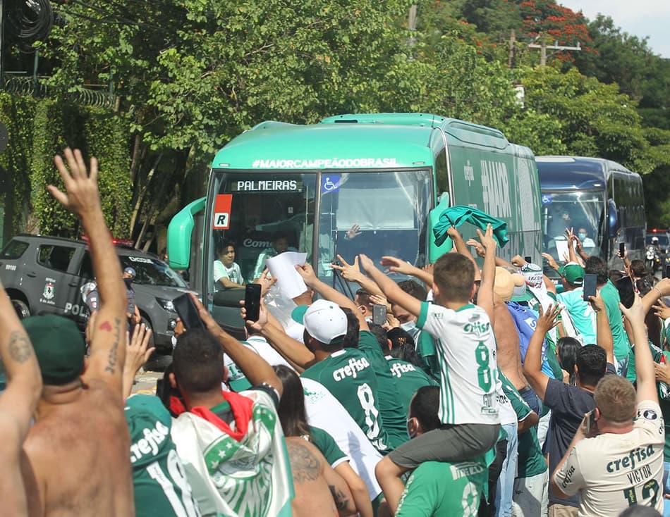 Confira as fotos da recepção da torcida na volta do Palmeiras após o Mundial de Clubes