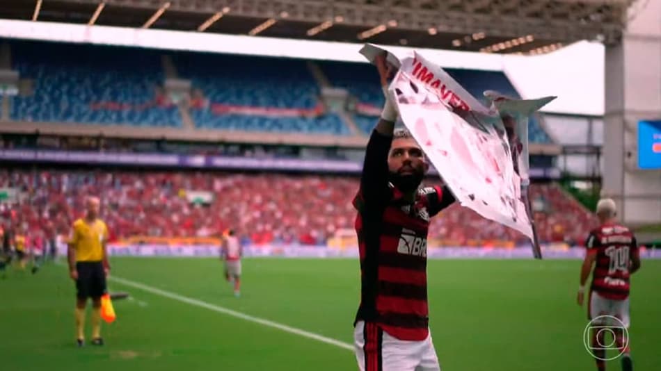Comentaristas questionam Gabigol não cobrar segundo pênalti: ‘Qual a lógica?’