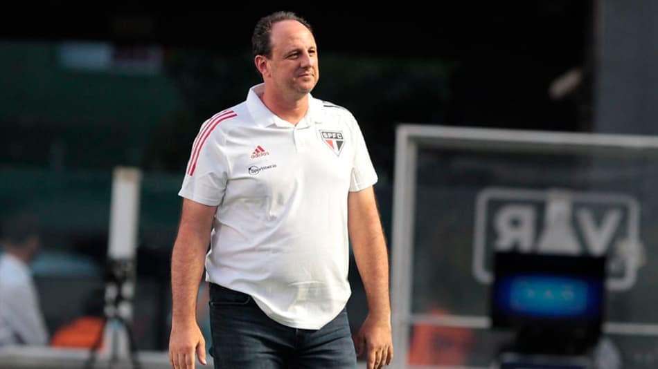 LANCE! Rápido: São Paulo atropela o Santos na Vila, Internacional se complica no Gauchão e mais!