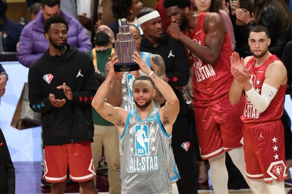 Curry faz história em vitória do Time LeBron no Jogo das Estrelas