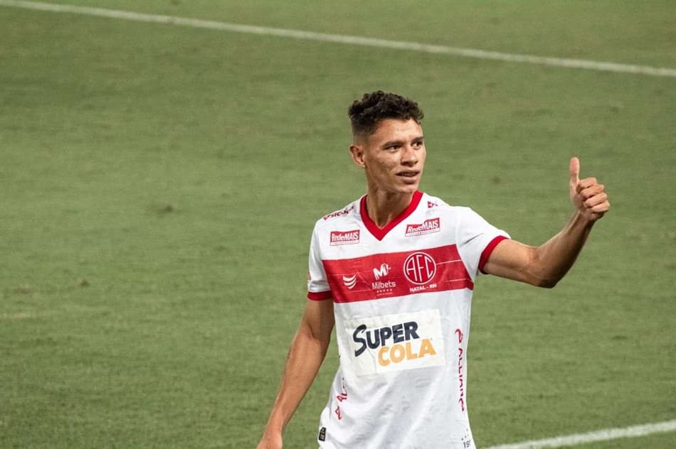 Thiaguinho comemora gols marcados em vitória do América-RN: ‘É uma sensação incrível’