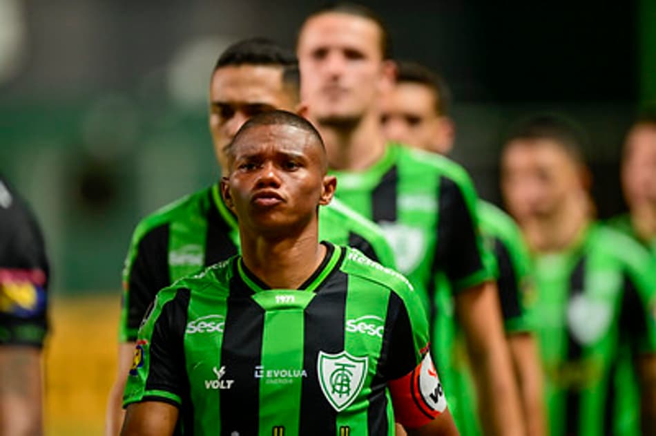 “Postura precisa ser dessa para melhor”, destaca Juninho para o jogo de volta do América-MG na Liberta