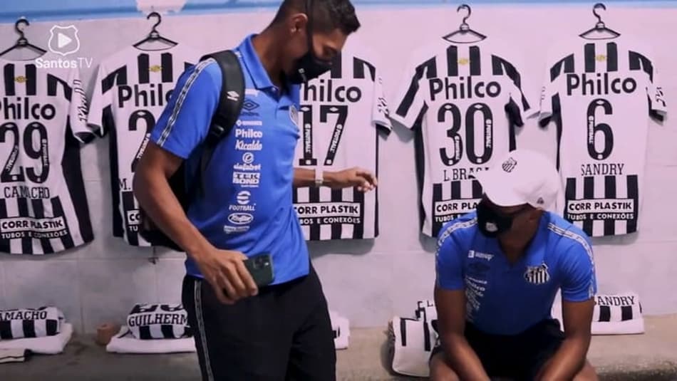 VÍDEO: Veja os bastidores da classificação do Santos na Copa do Brasil