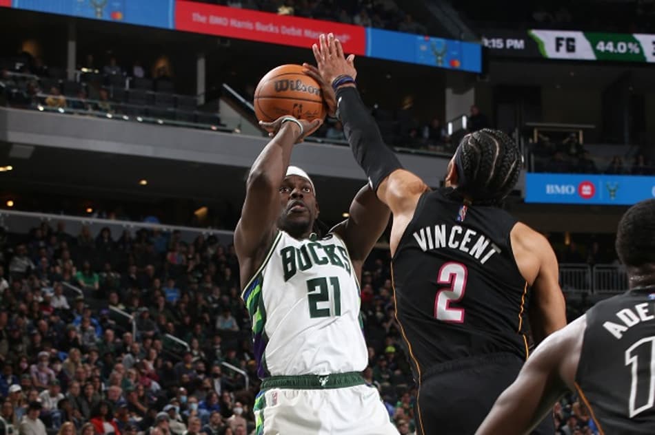 Jrue Holiday vence prêmio de Companheiro de Time do ano