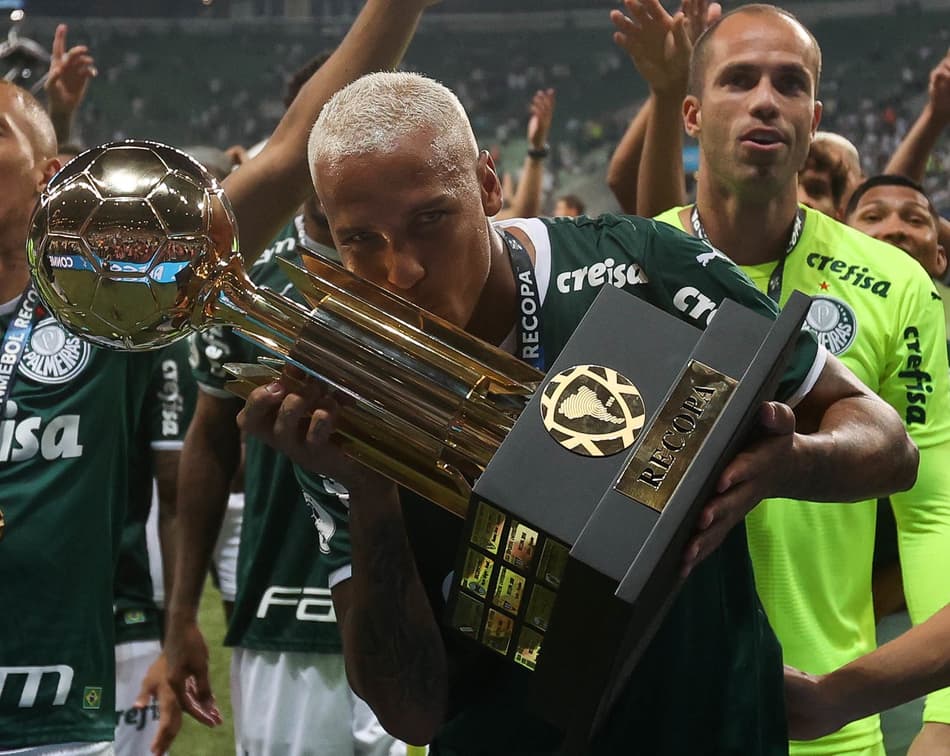 Próximo da saída, Deyverson xinga Corinthians e Neto após título do Palmeiras pelo sonho de continuar