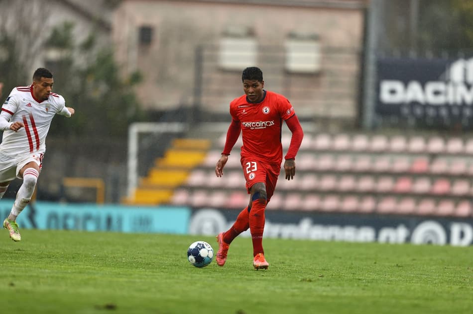Peça importante no Trofense-POR, Matheus Índio projeta evolução na 2ª Liga de Portugal: ‘Vamos melhorar’