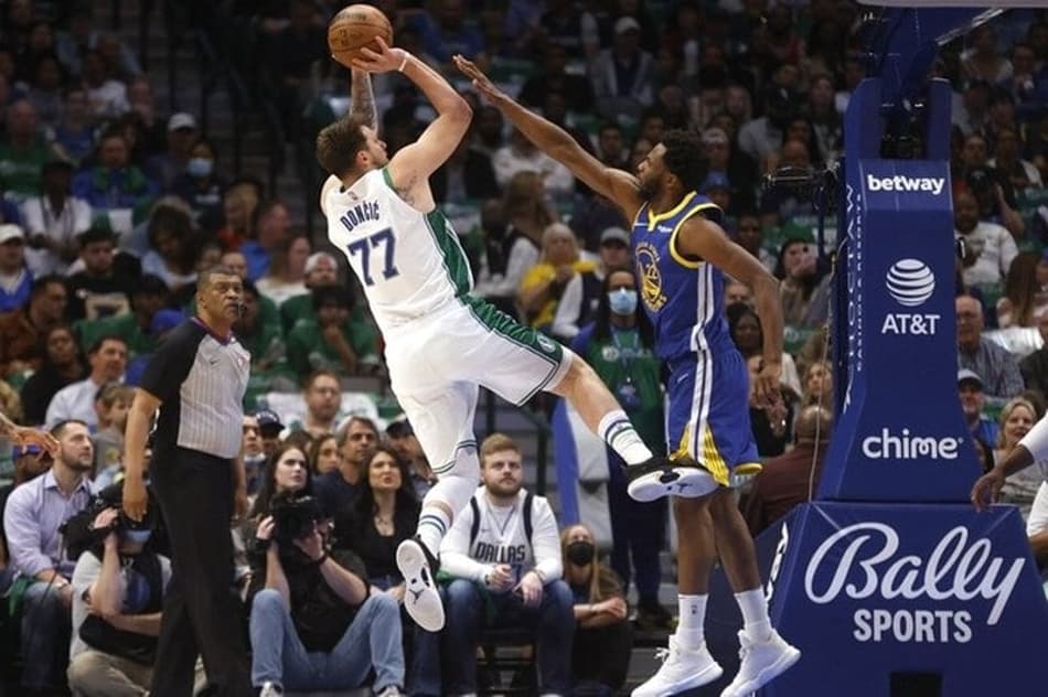 Mavericks vence Warriors com grande atuação de Doncic