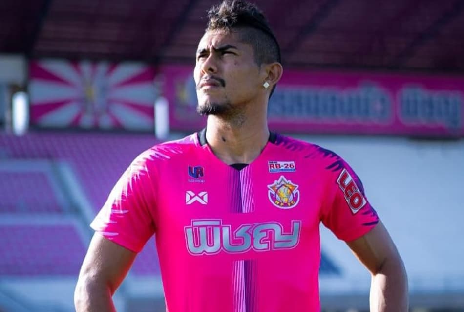 Conheça o brasileiro que vive grande fase no futebol asiático