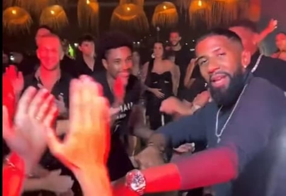 Que resenha! Jogadores do Flamengo dançam e se divertem em festa de aniversário de Diego; veja o vídeo
