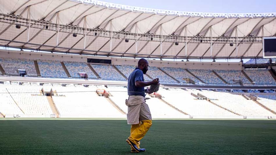 CEO do Maracanã vê novo gramado resistente a 70 jogos de Flamengo e Fluminense e destaca longevidade