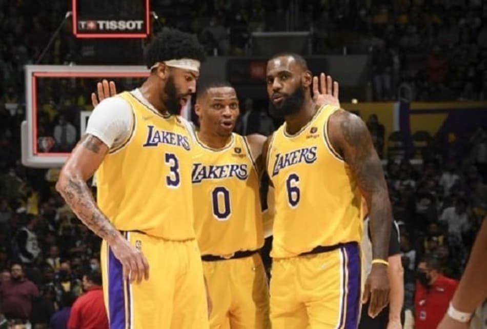 No fim, Lakers ainda é o melhor entre os piores