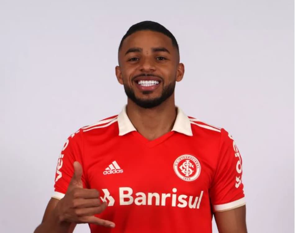Internacional oficializa a chegada do atacante Wanderson