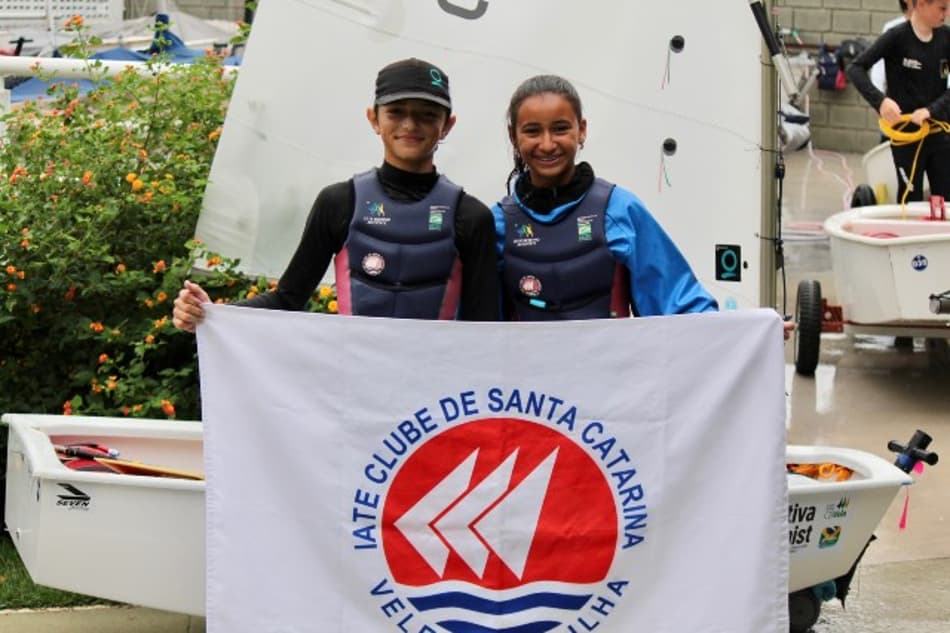 Velejadores de SC e do RJ se garantem no Mundial de Optimist
