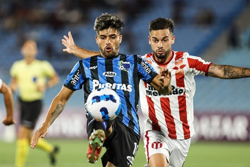 No Centenário, River Plate-URU bate o Liverpool e avança na Sul-Americana