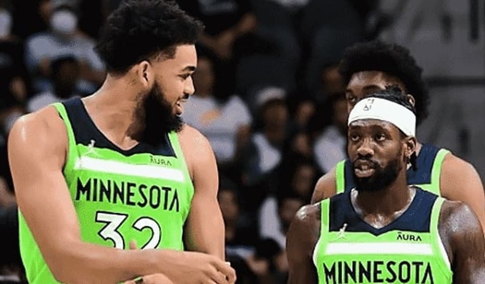 Beverley e Towns zoam ‘airball’ de Westbrook
